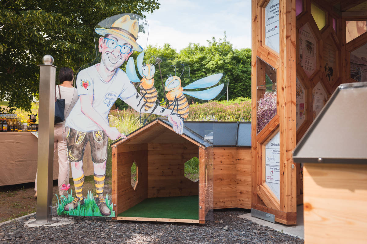Eingang Bienenpavillon