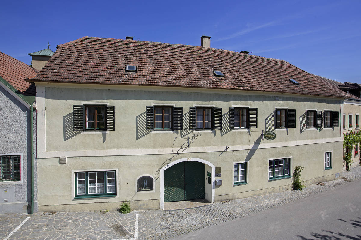 Dinstlhof Aussenansicht