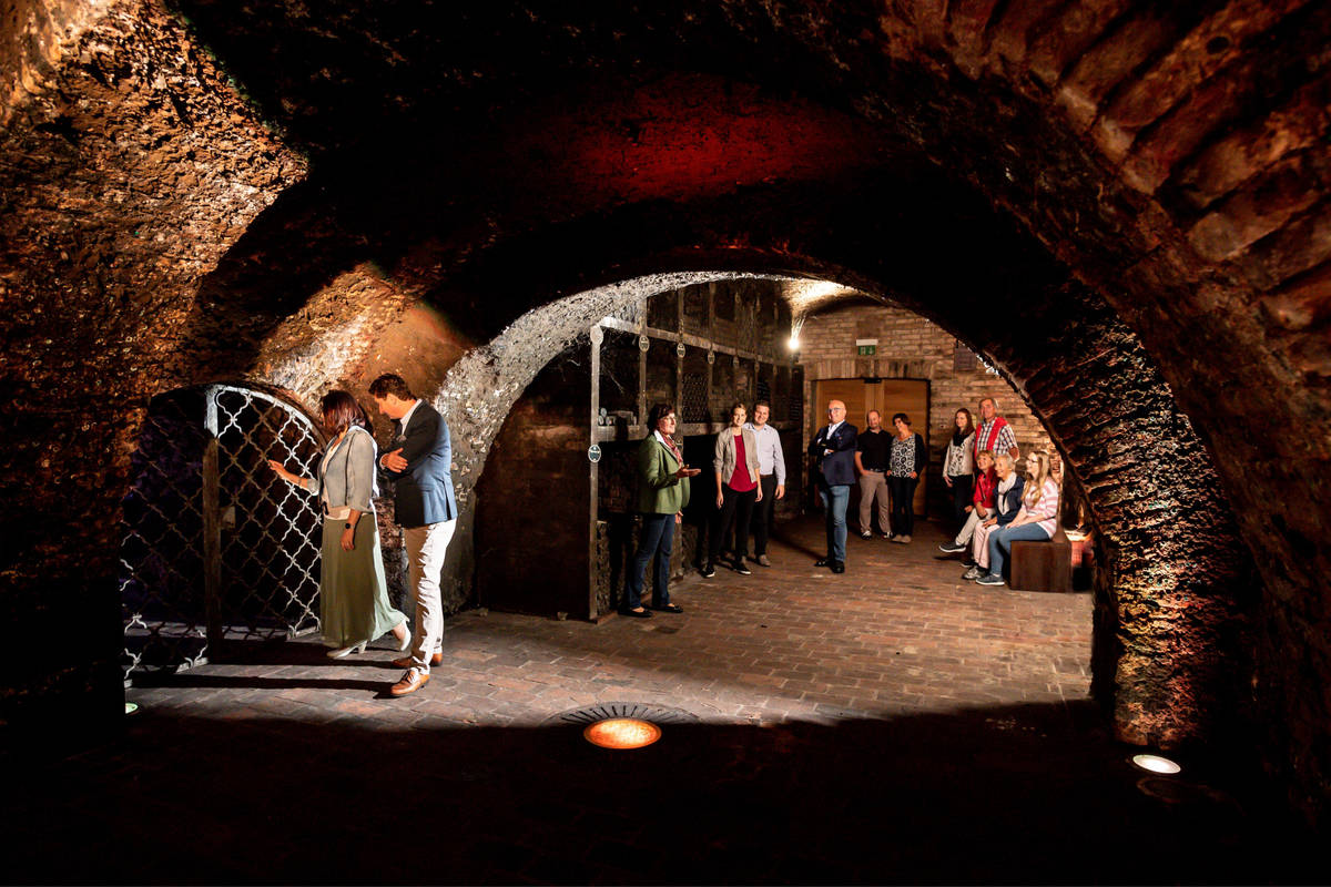 Schatzkammer: Historischer Flaschenkeller der Winzer Krems