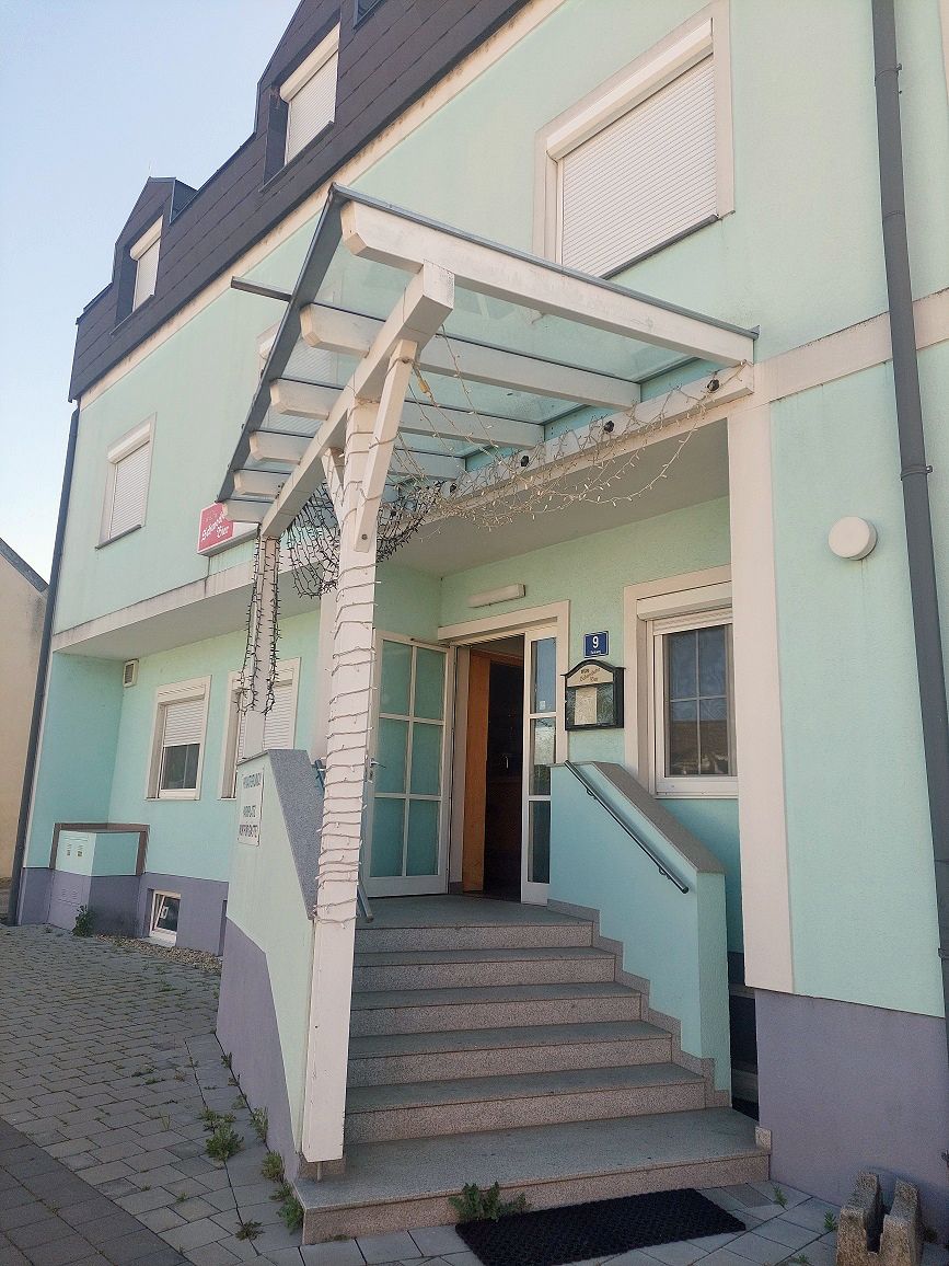 Eingang mit Treppen Gasthof Schmied-Smolka 