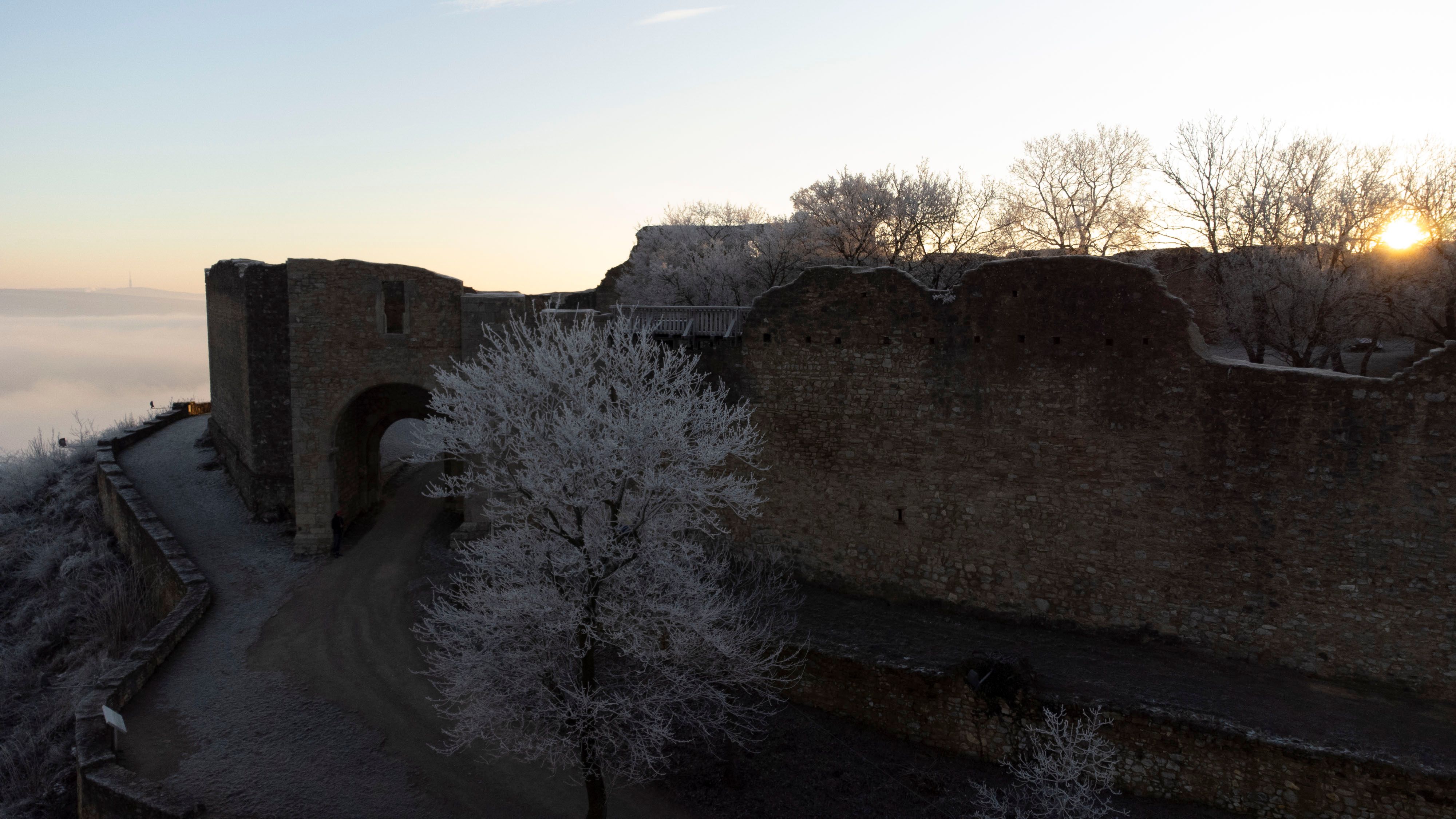 Schlossberg Hainburg/Dunaj v zime