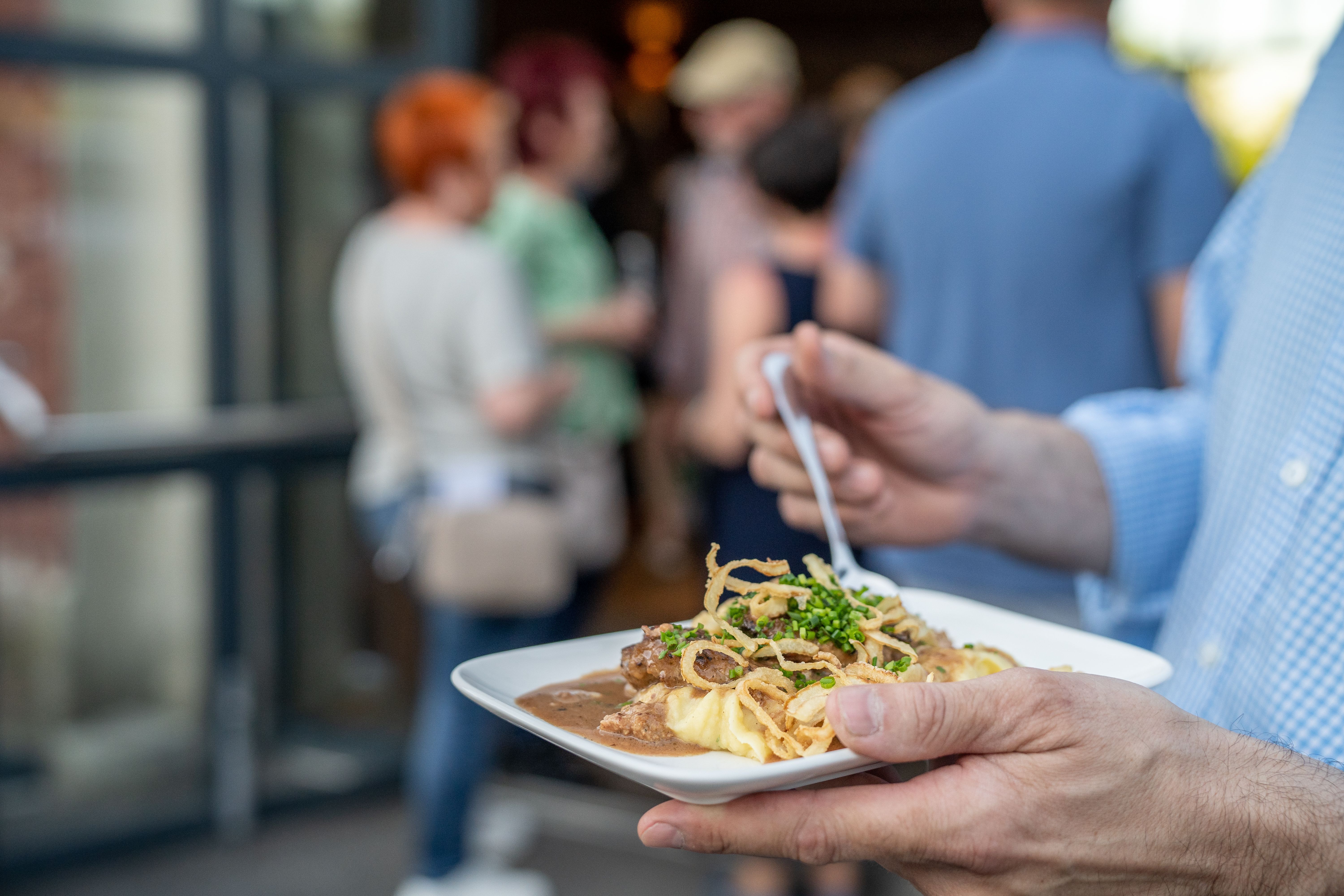 Teller mit Faschierten Laibchen mit Kartoffelpüre