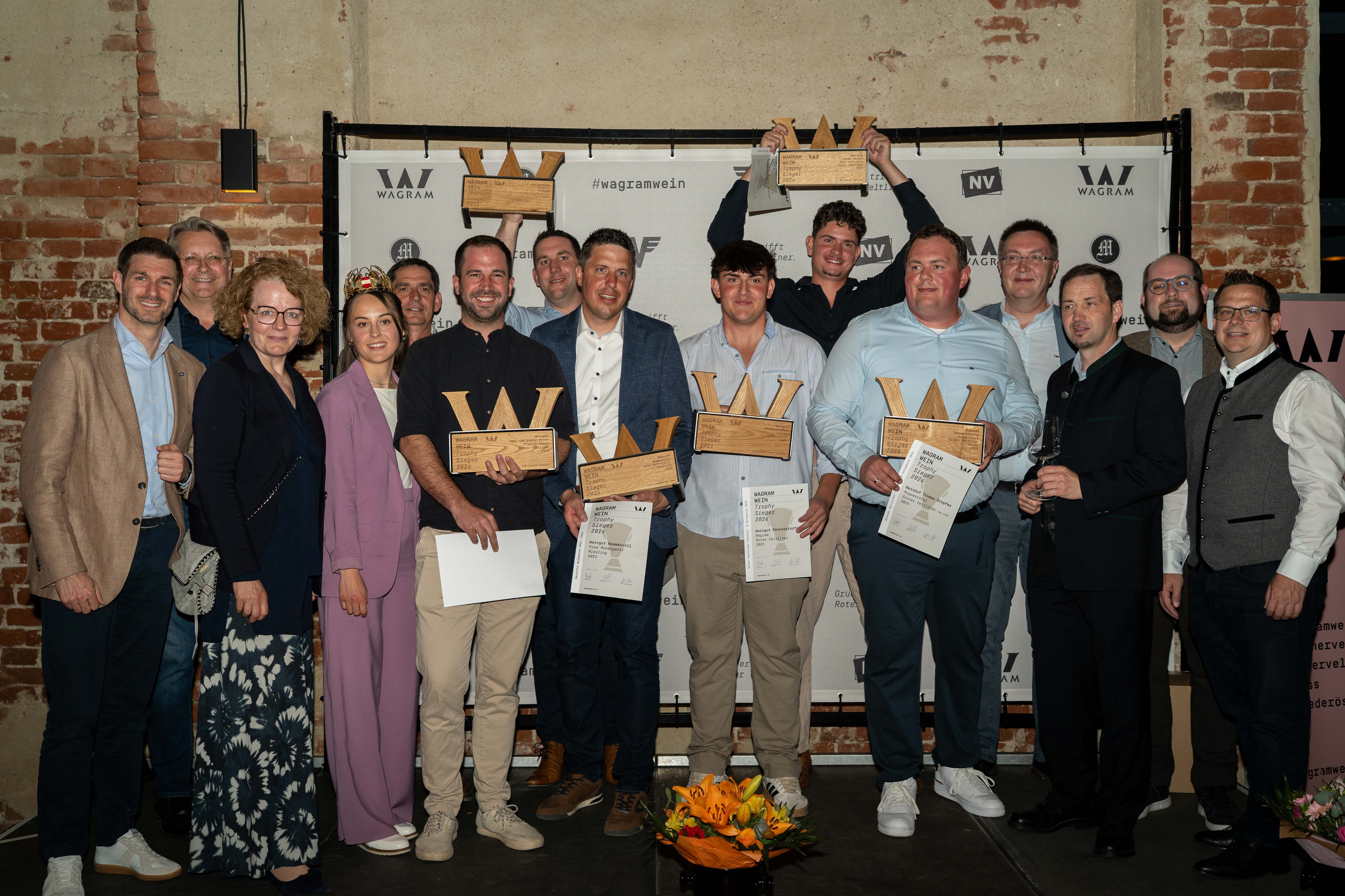 Gruppenbild der Gewinner der WAGRAM WEIN Trophy