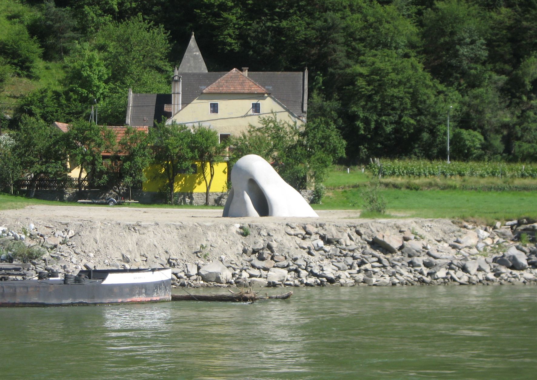 Wachauer Nase am Donauufer