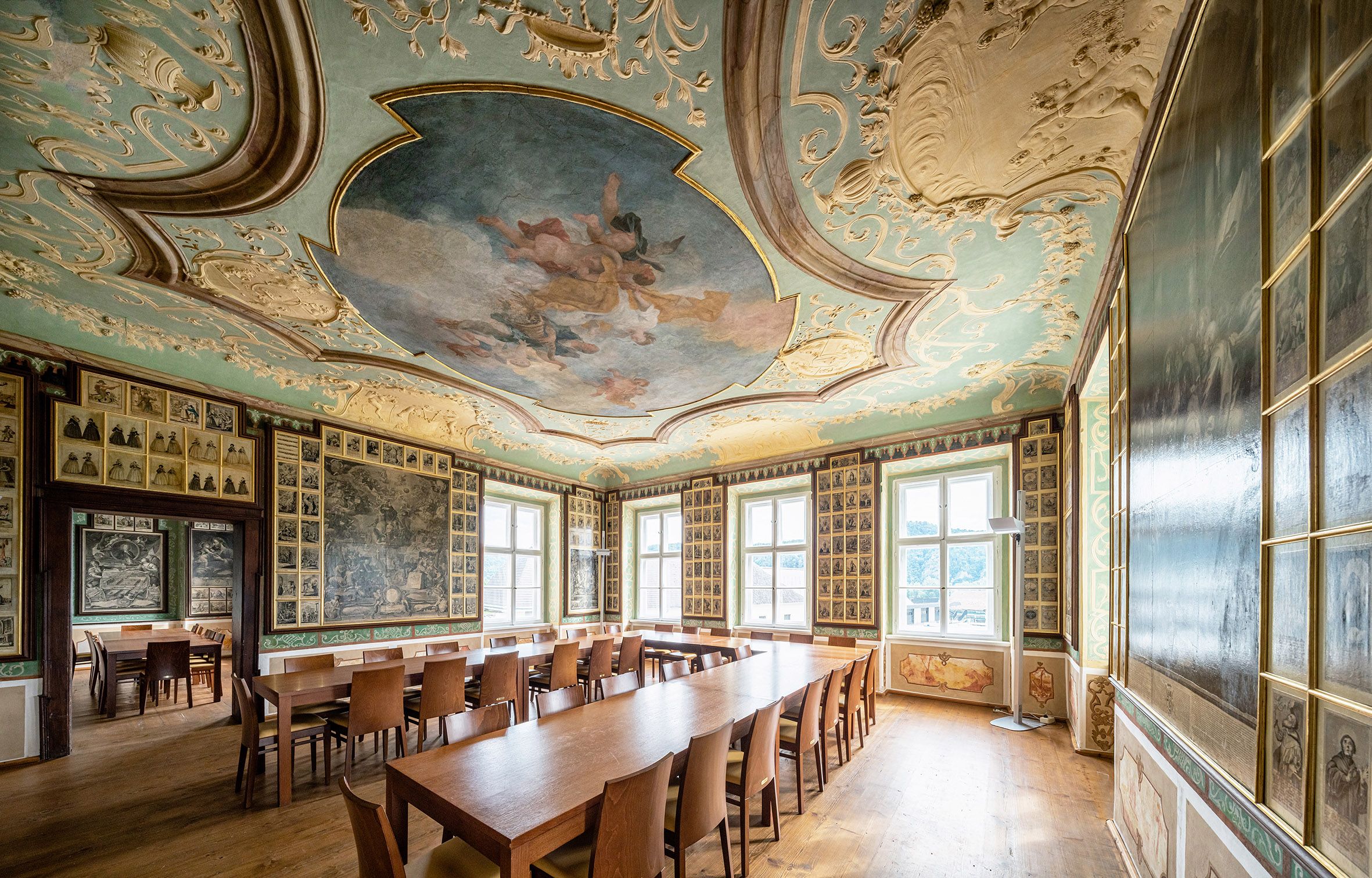 Prächtige Fresken im Kellerschloessel der Domäne Wachau