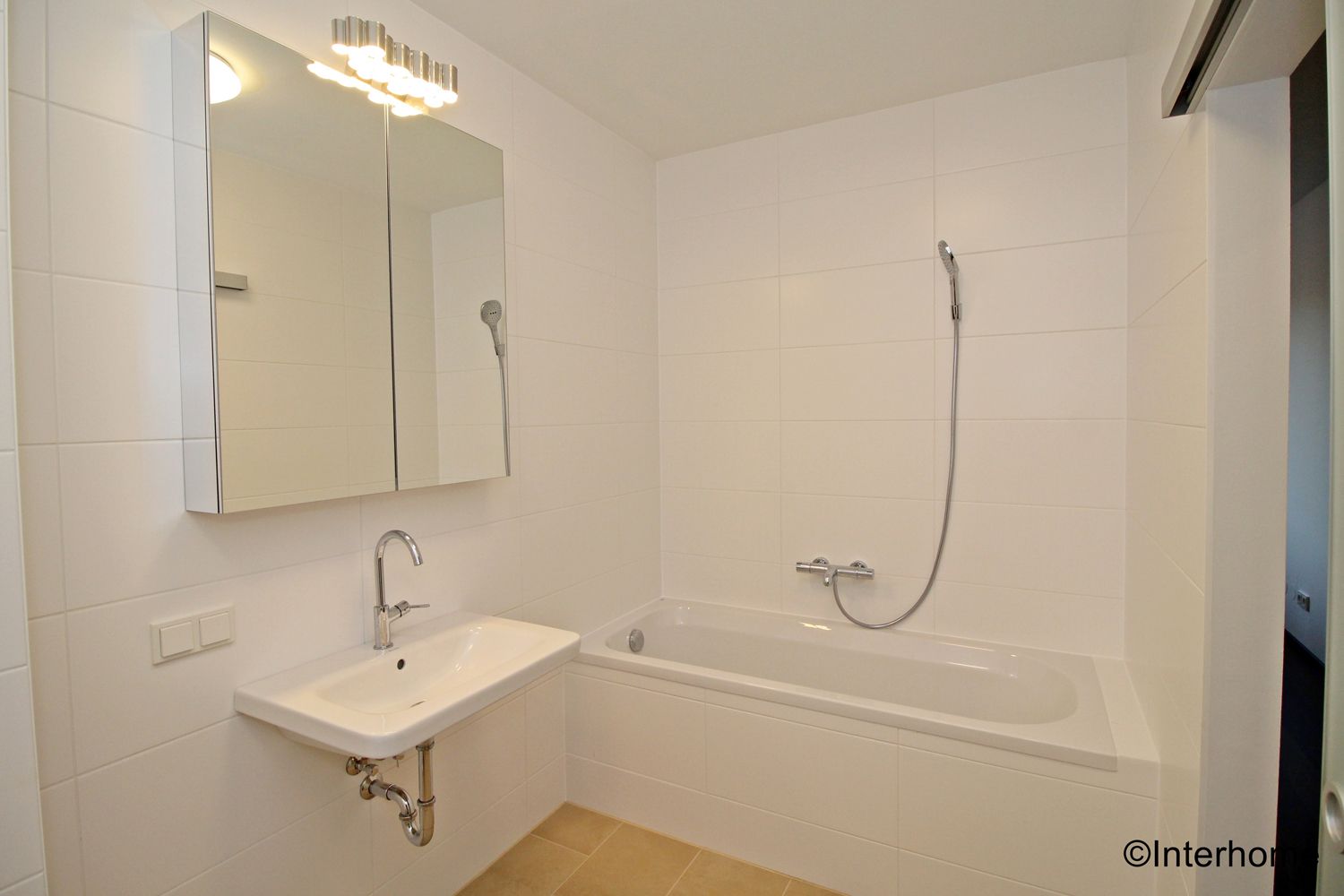 Badezimmer hell und freundlich 