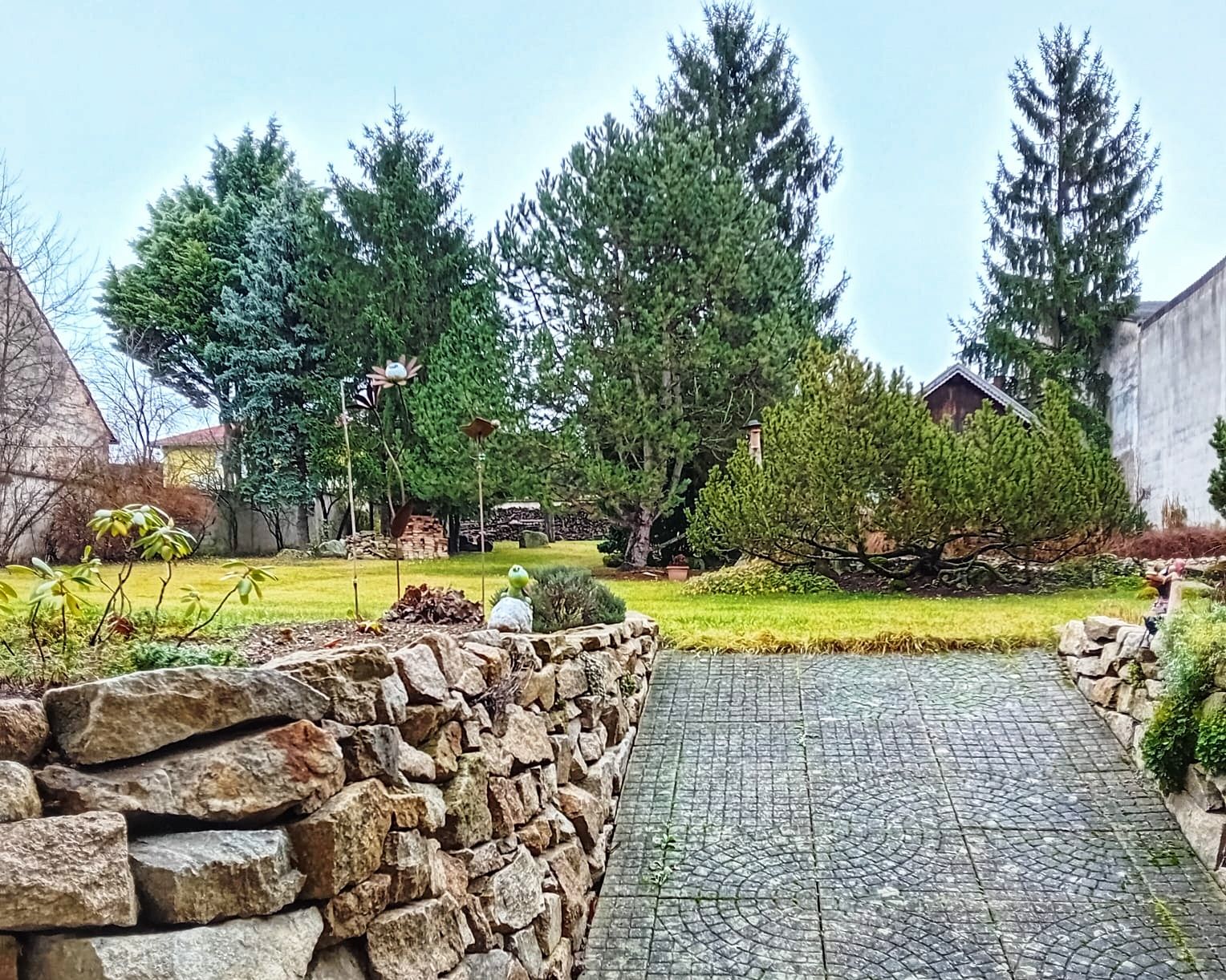 Ruhiger Innenhof zum Grillen und Chillen