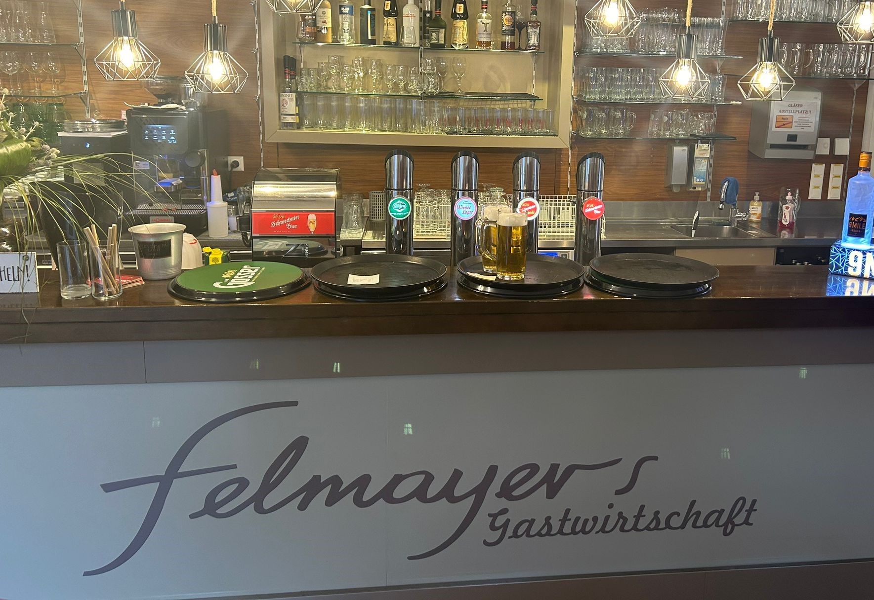 Felmayers Gastwirtschaft Schwechat, Bar 