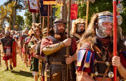 Römische Soldaten bei der Parade beim Römerfest Carnuntum