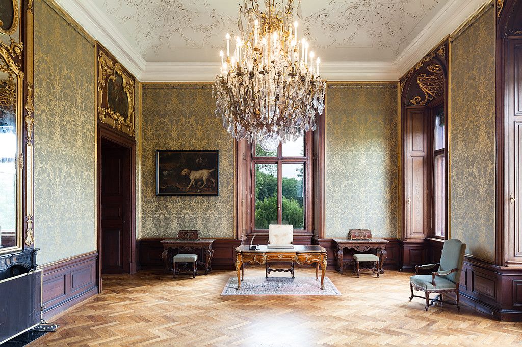 Grauer Salon