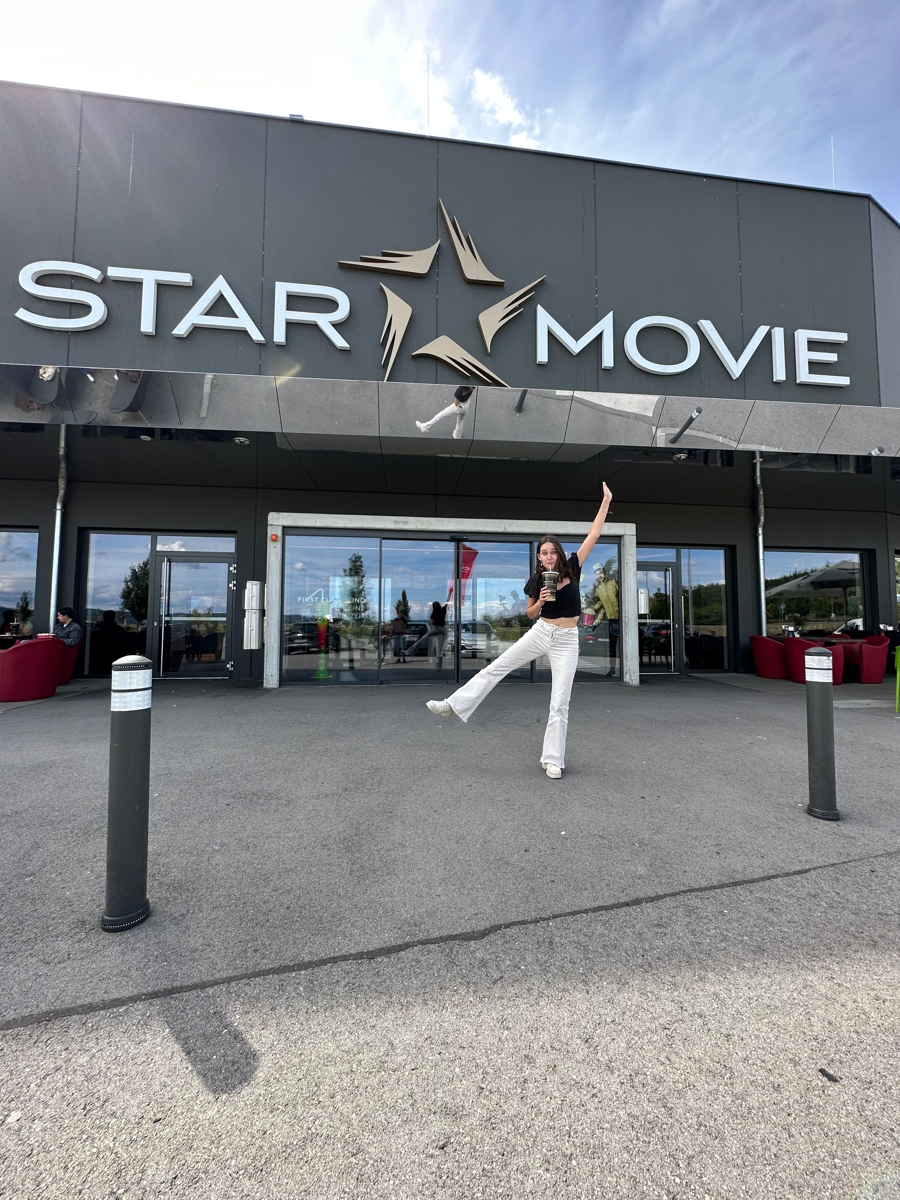 Eingang Außenansicht Kino Tulln 