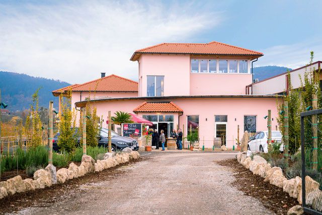 Ab Hof Laden & Betrieb Altenriederer