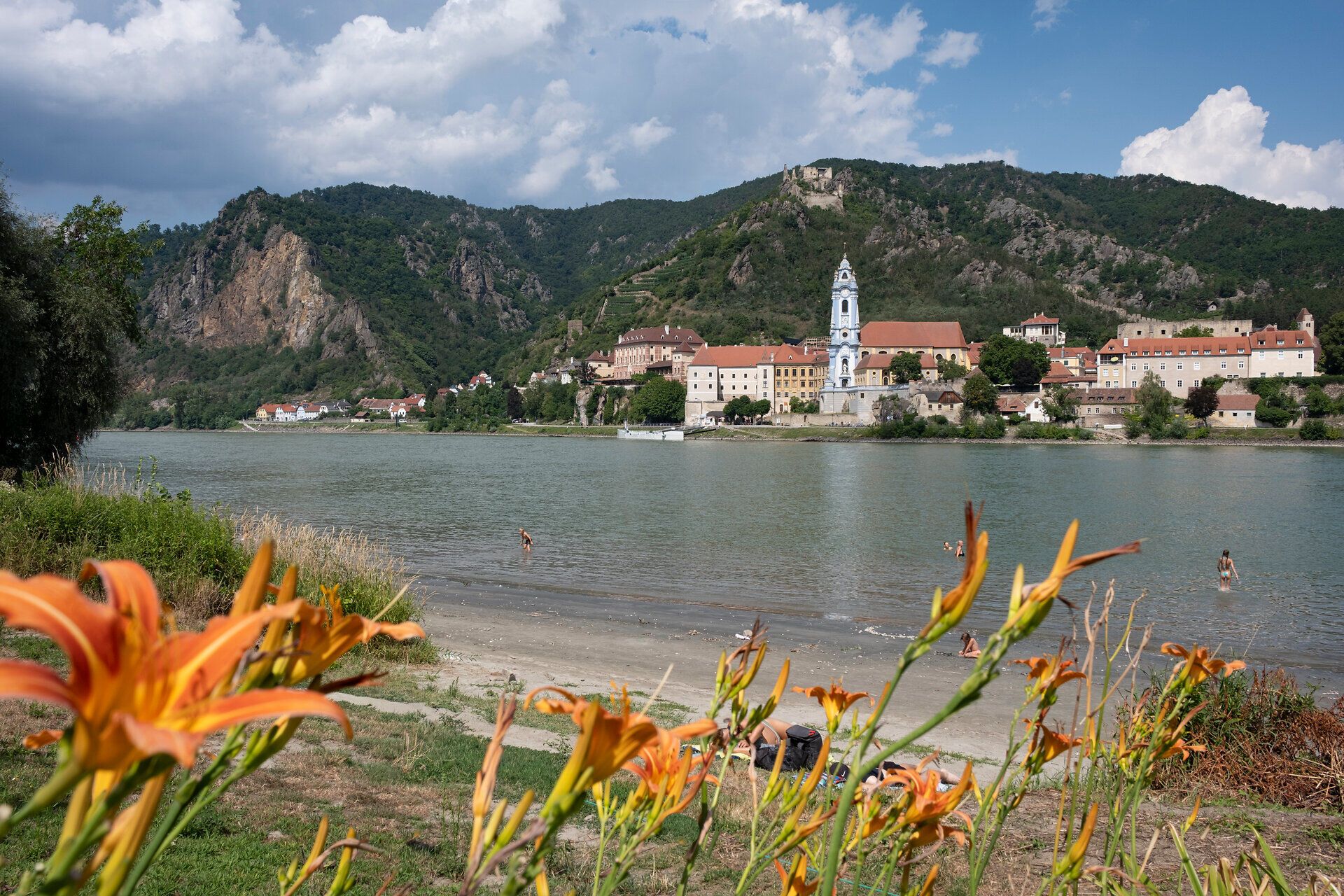 Strand von Rossatz mit Blick auf Dürnstein