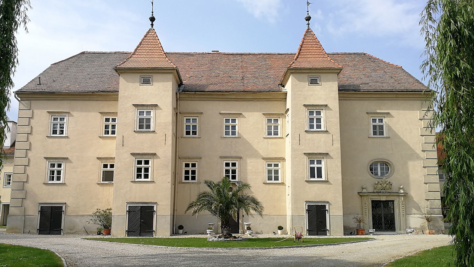 Vnitřní nádvoří hradu Gurhof