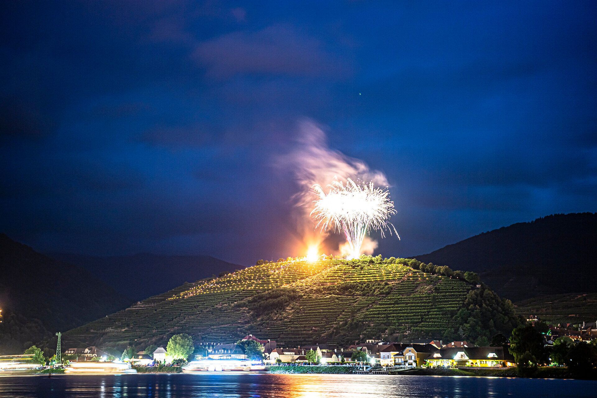 Feuerwerk am 1000-Eimer-Berg in Spitz