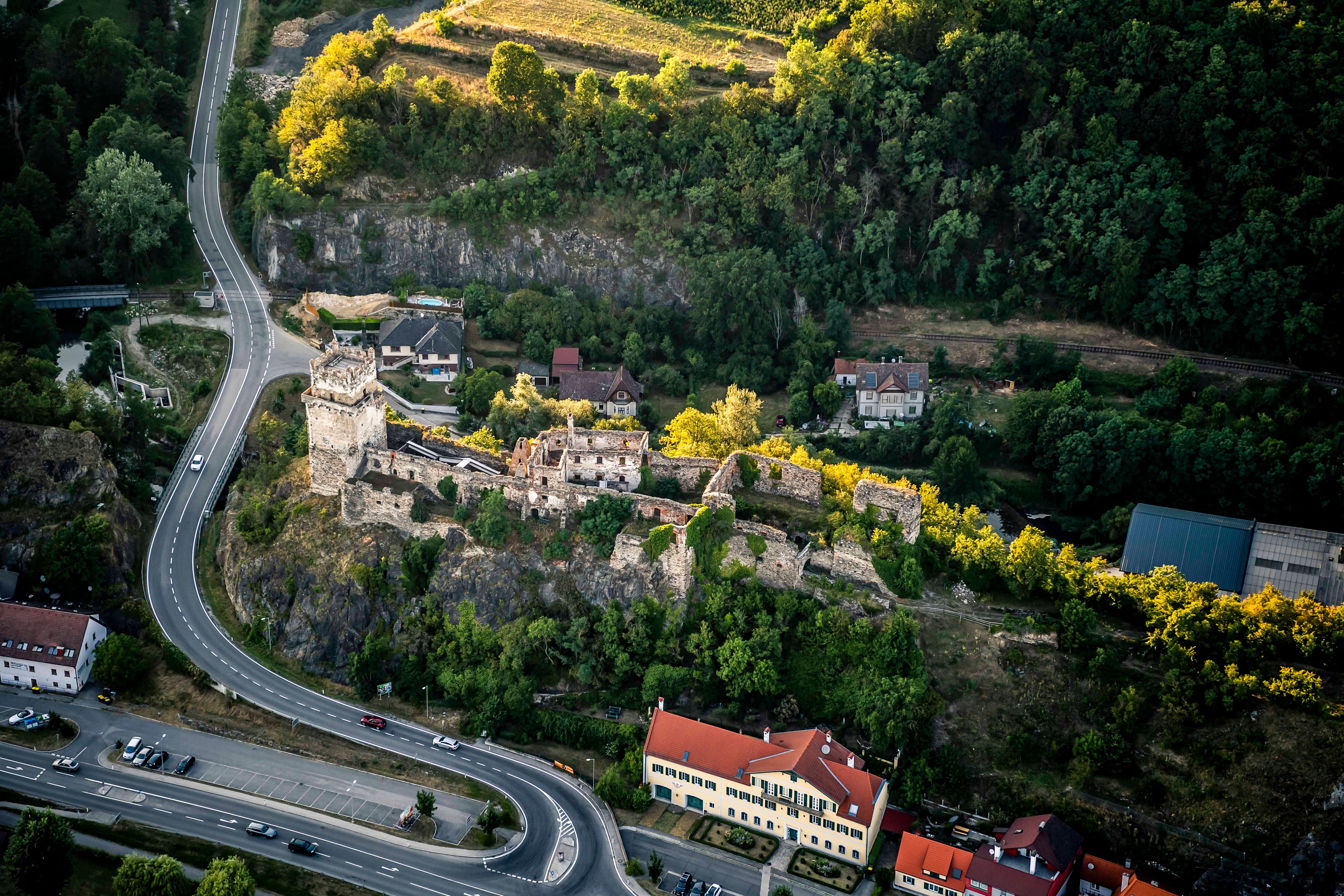 Ruine Weitenegg Luftaufnahme
