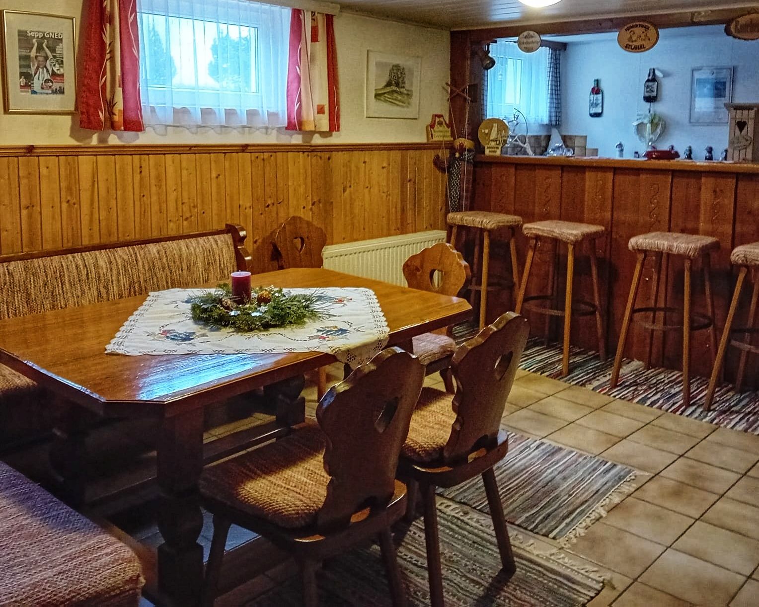 Aufenthaltsraum mit Küchenzeile