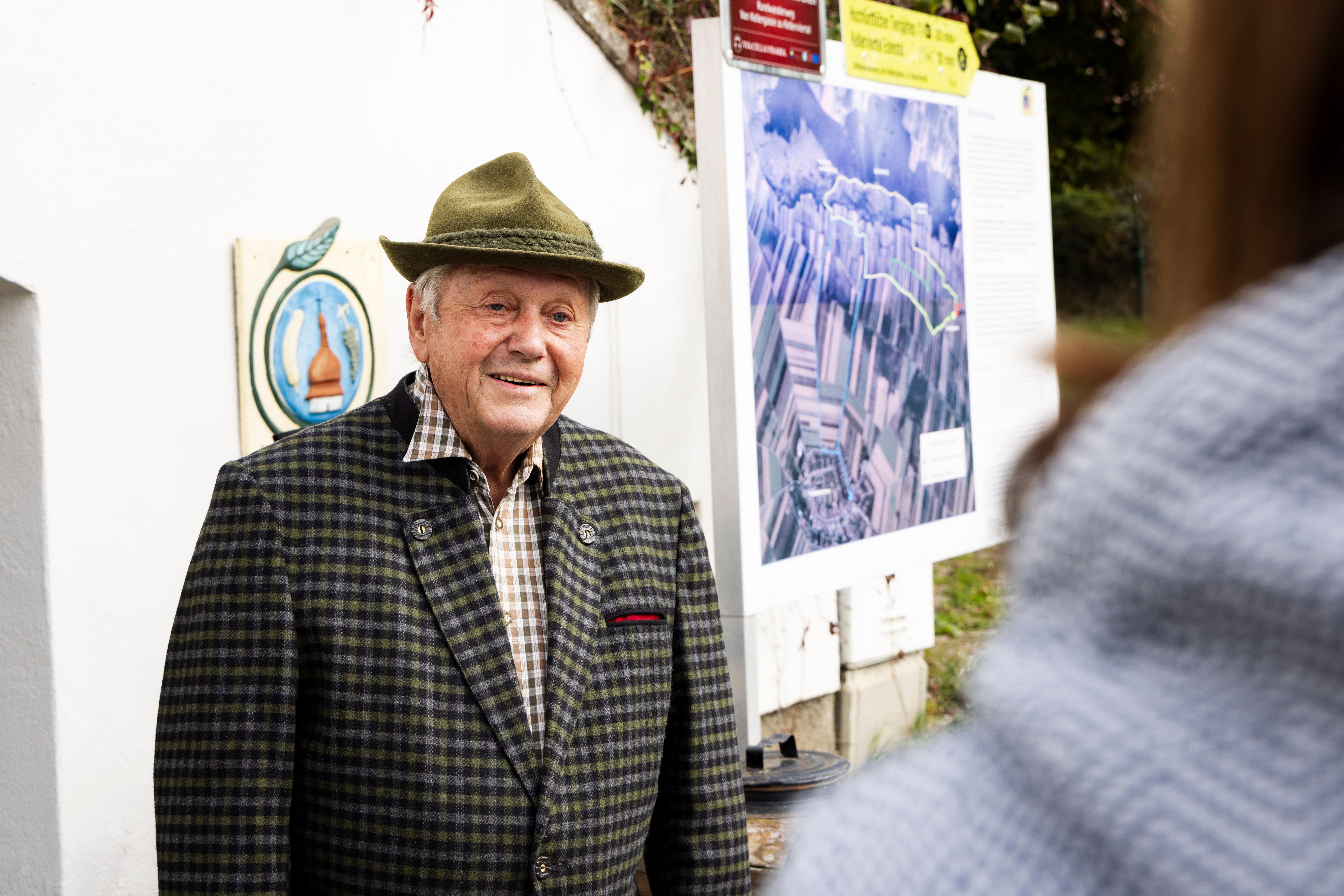 Kellergassenführer vor dem Weinbaumuseum