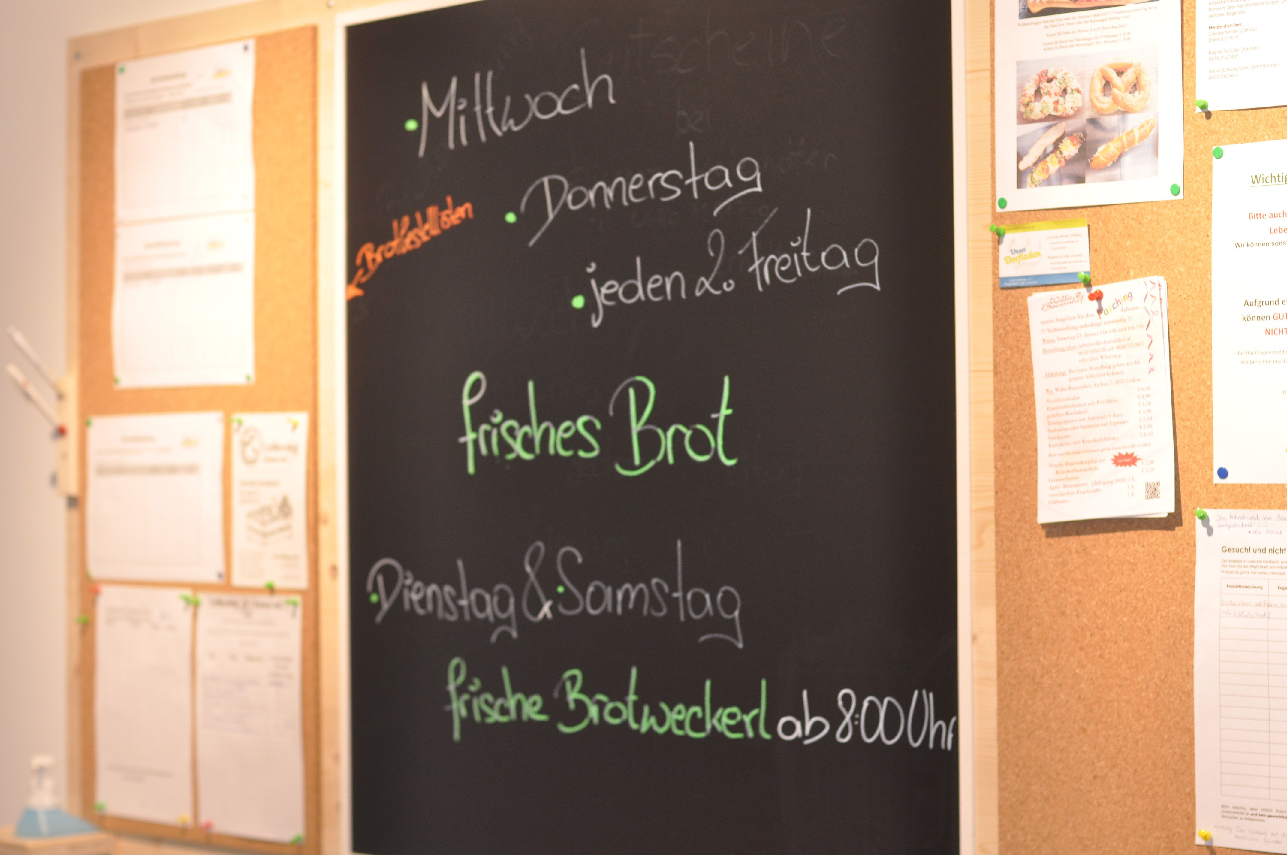 Infotafel im Eingangsbereich vom Dorfladen